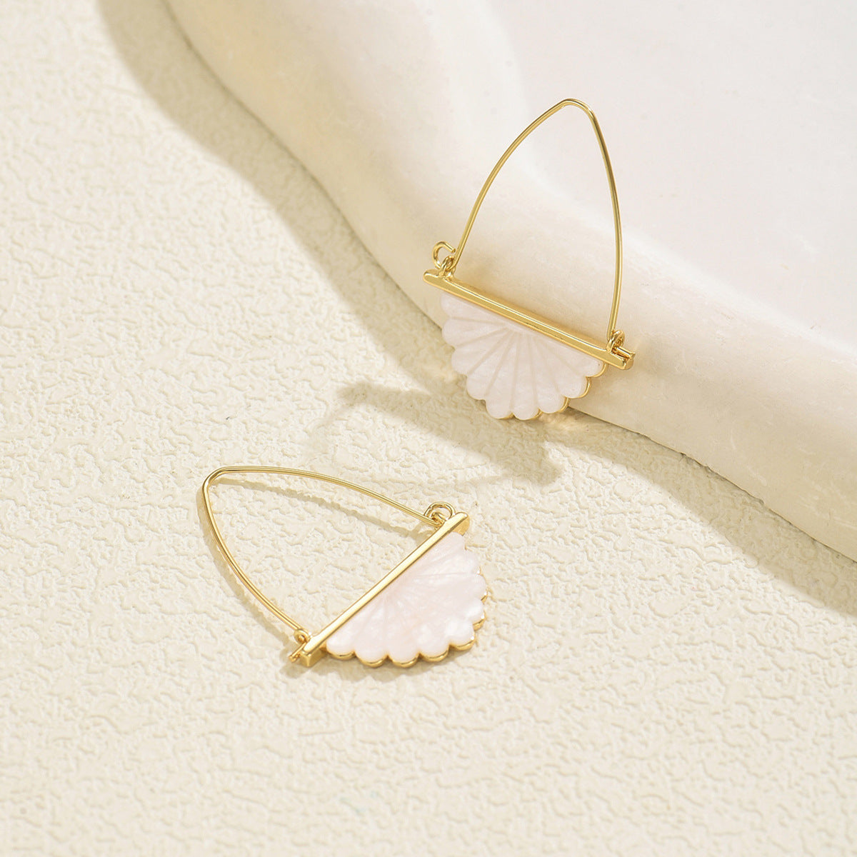 Womens Fan-Shaped Ear Studs With Mother-of-Pearl Inlay