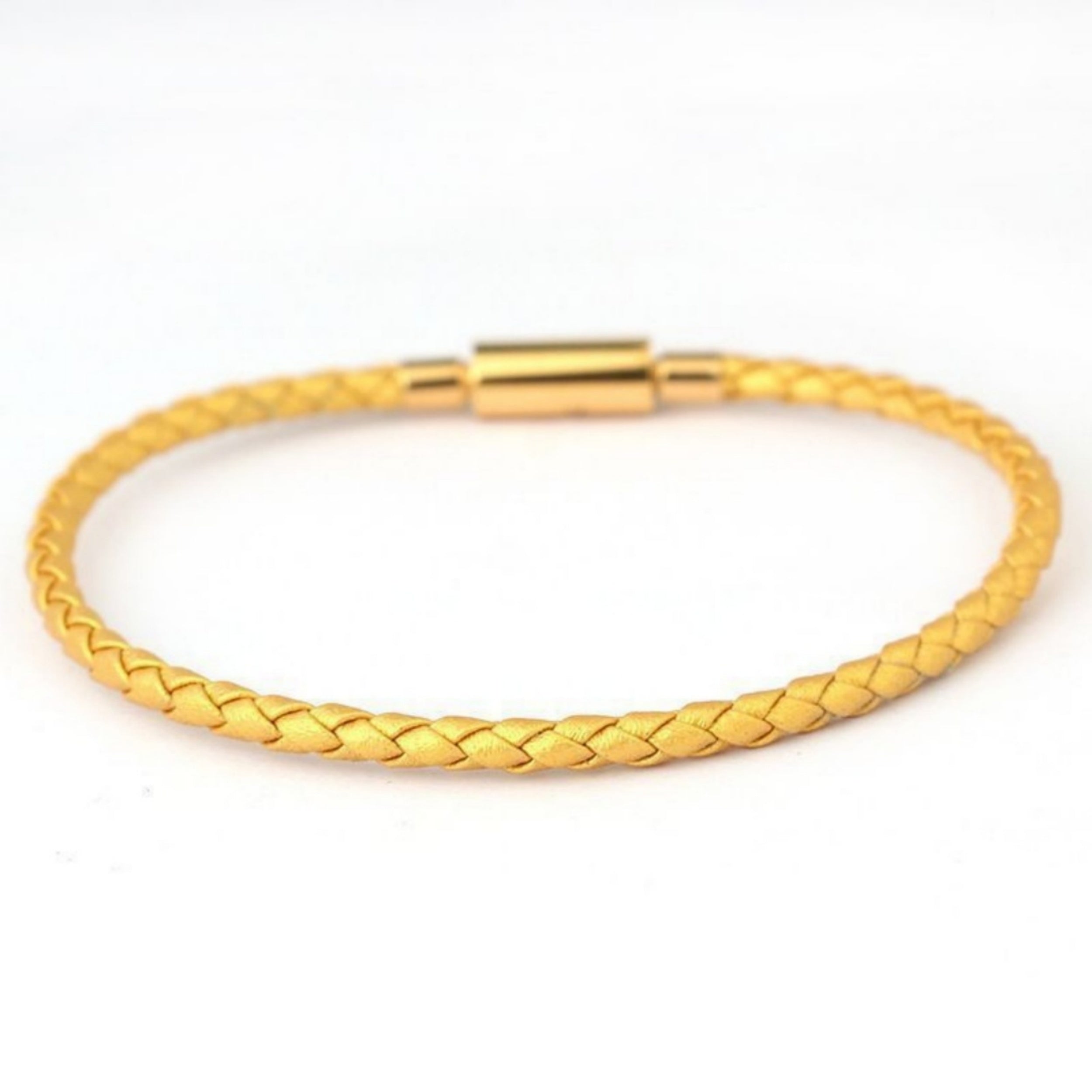 3,0 mm Edelstahl-Lederarmband mit einer Dornschließe und verschleißfester Kantenbearbeitung