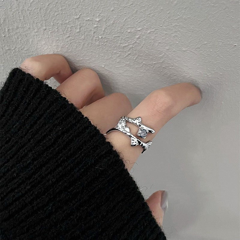 INS Minimalistischer Ring mit unregelmäßigem Farbverlauf und Edelstein, hochwertiges Nischen-Design für Damen