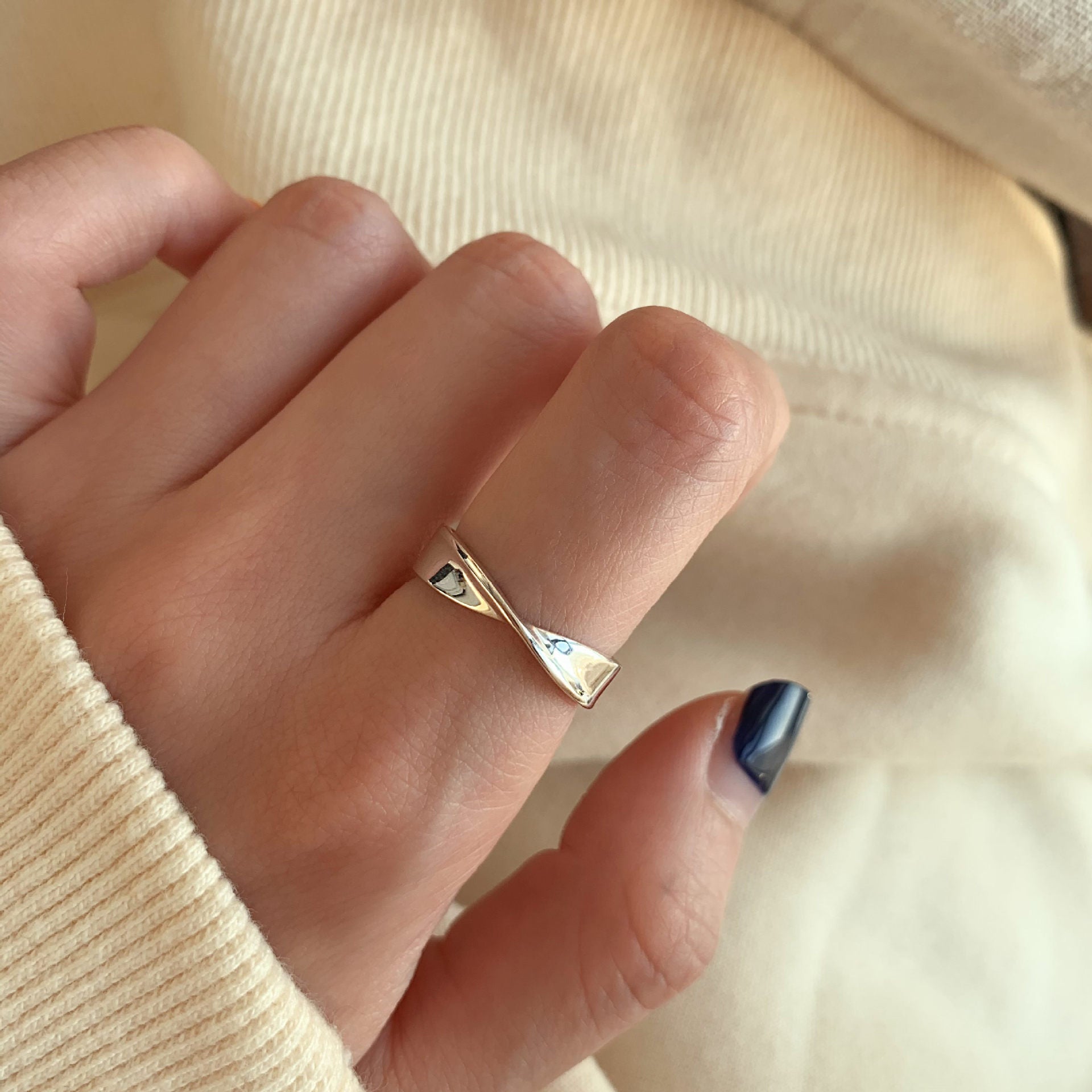 Koreanischer Nischen-Design 925er Silberring für Frauen, minimalistischer, nicht verblassender Vintage-Schwerindustrie-Fingerring Schmuck Großhandel