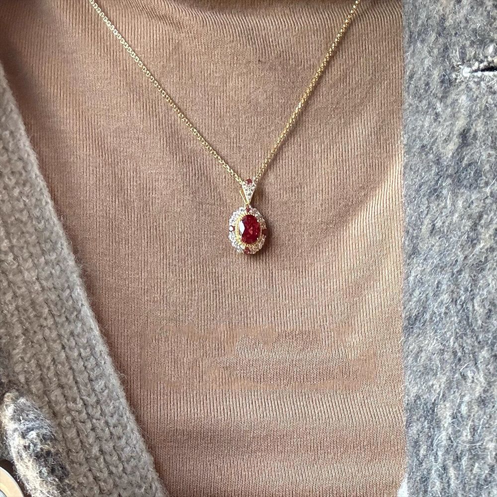 Blutrubin-Anhänger Luxuriöse Rote Korund-Halskette