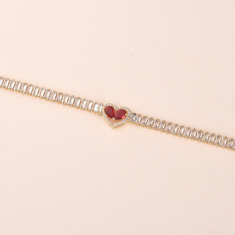 Goldfarbenes herzförmiges Armband mit Diamanten, leichte Luxusqualität, handgefertigtes Herz-Design