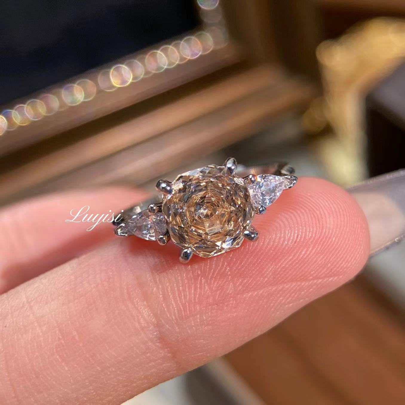 Vintage Dopaminring, Trendiger leichter Luxus-Moissanit-Ring mit farbigen Steinen