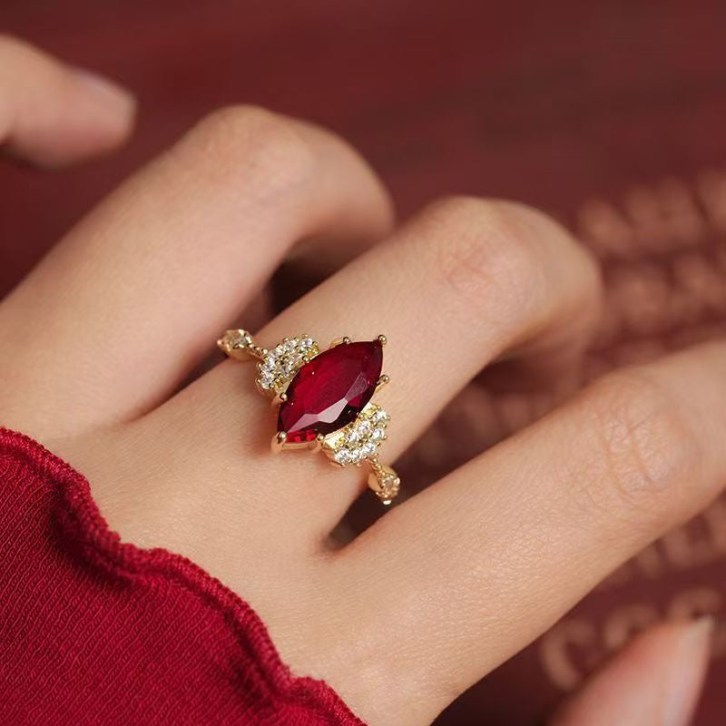 Retro Court Stil Rot Edelstein Ring, Elegante Leichte Luxus Nischen High-End Schmuck