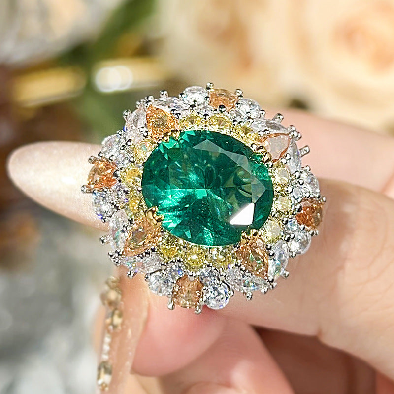 Luxuriöser Ring mit oval geschliffenem simuliertem Smaragd, Statement-Ring für Damen mit vielfarbiger Edelstein-Pavé-Fassung