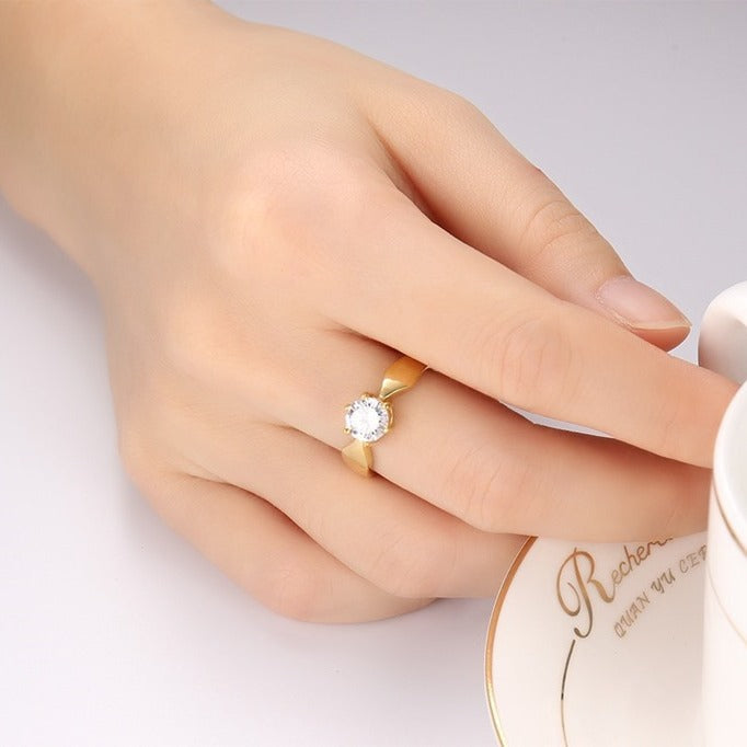 Women's Titanium Steel Claw-Set Single Zircon Ring