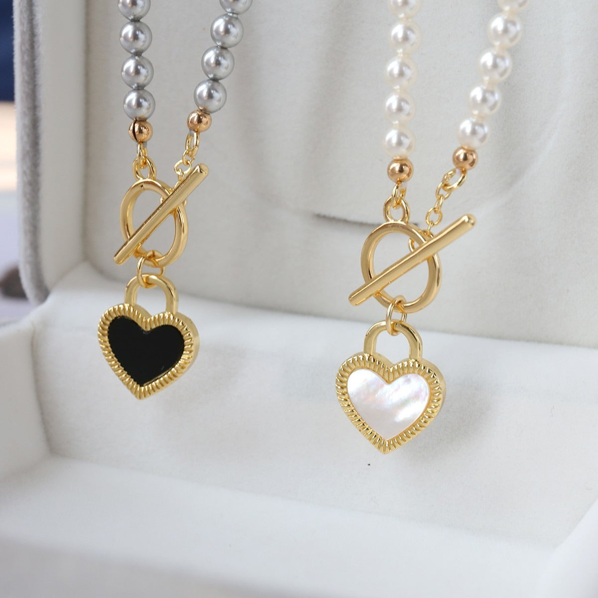 Black And White Double-sided Heart Necklace