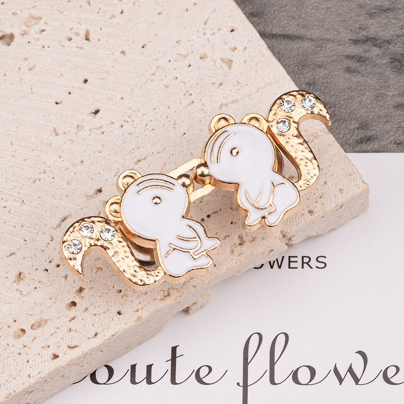 Nail-free squirrel waist buckle-white-alloy-1 pair