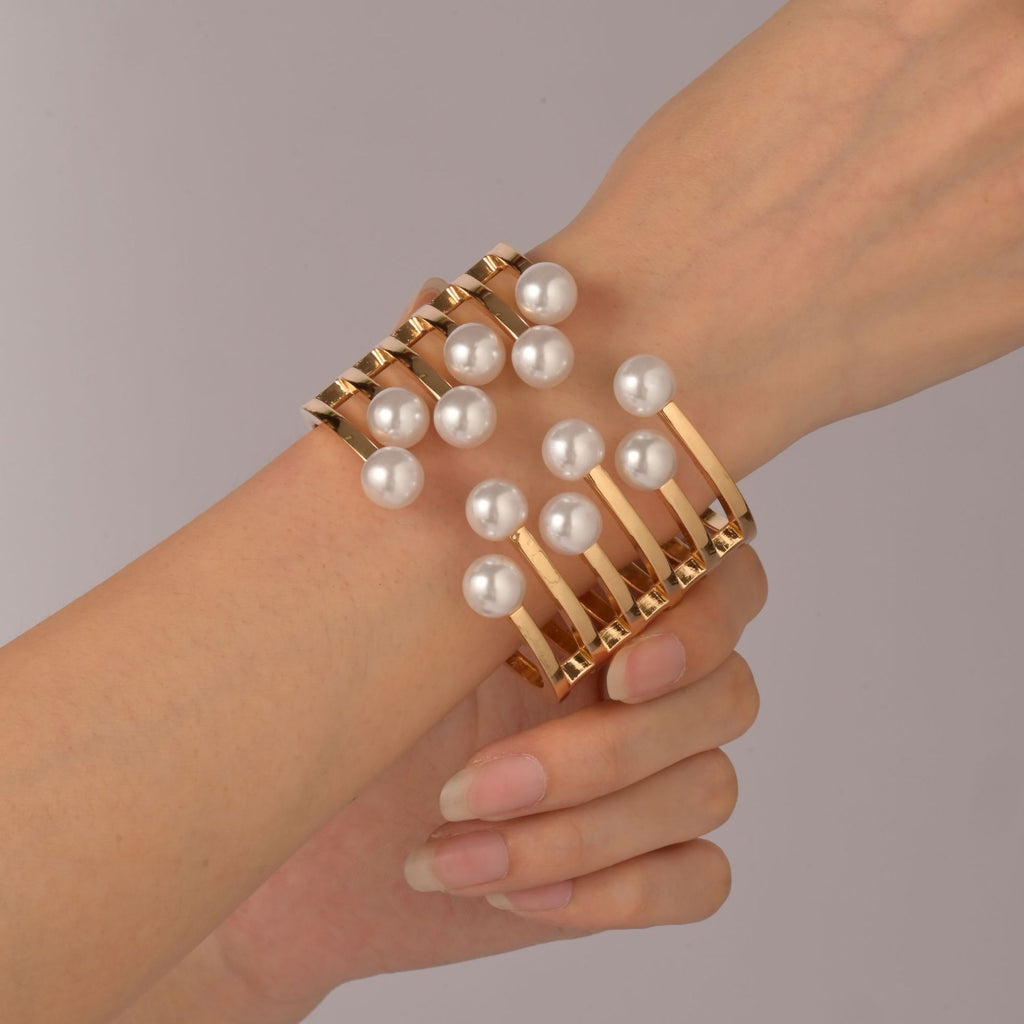 Alloy Fan-Shaped Symmetrical Pearl Bracelet For Women