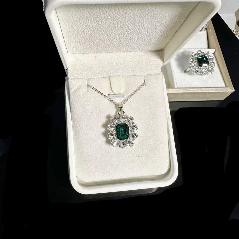 Ultraglänzender eleganter Smaragd-Ring für Damen
