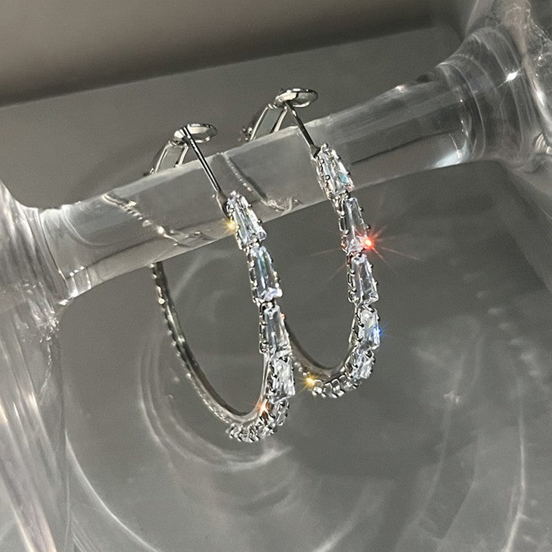 Funkelnde Halo CZ Perlenohrringe für Damen, zarte Zirkonia Perlenstecker, luxuriöser eleganter Brautschmuck als Geschenk