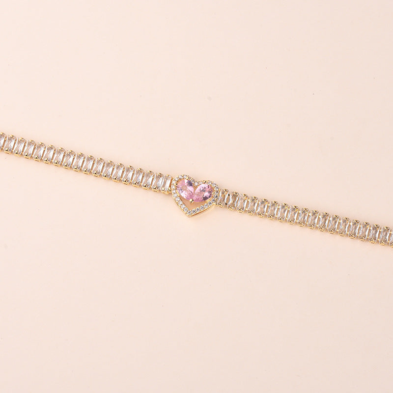 Goldfarbenes herzförmiges Armband mit Diamanten, leichte Luxusqualität, handgefertigtes Herz-Design