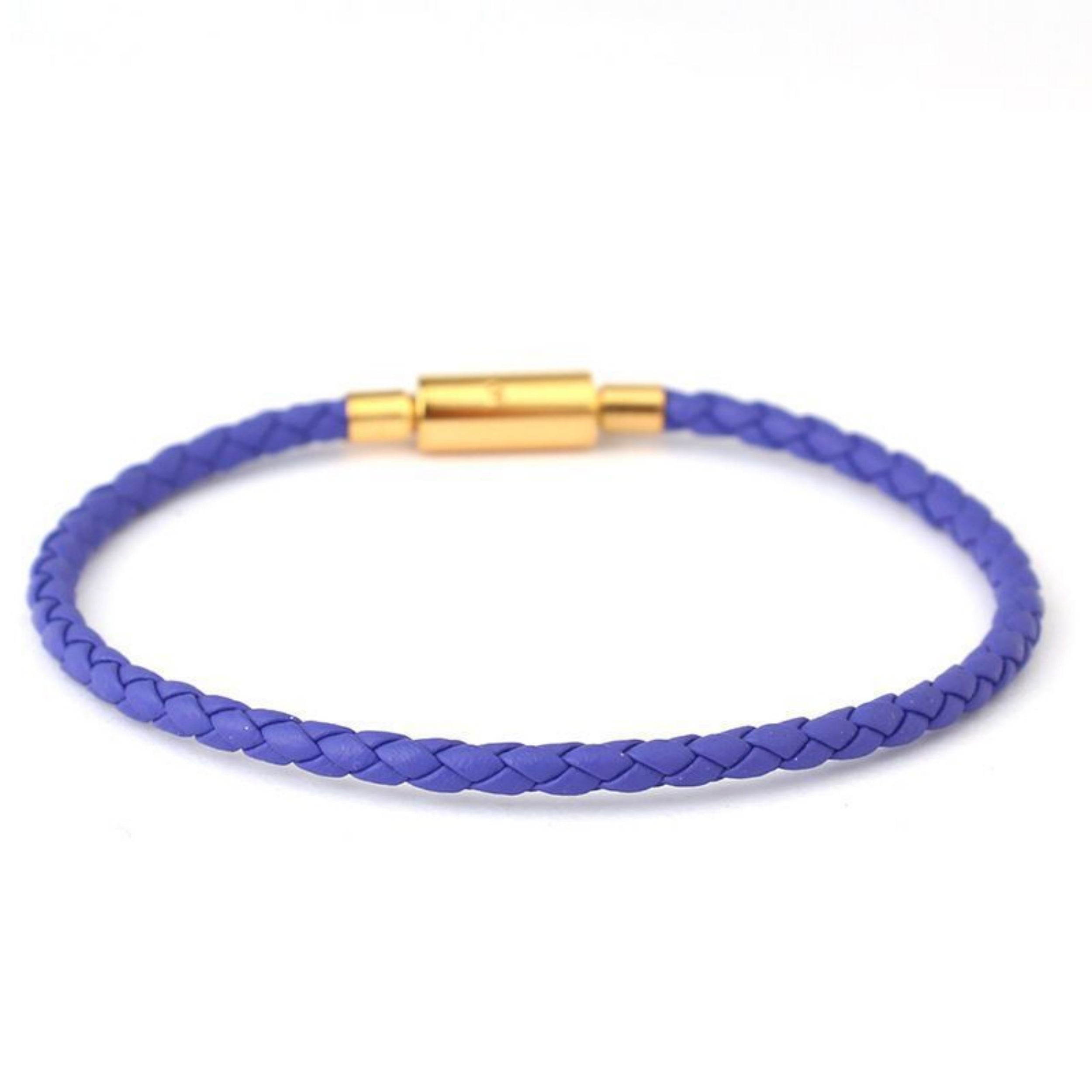 3,0mm Edelstahl-Lederarmband mit einfacher Schnalle und verschleißfester Kantenveredelung.