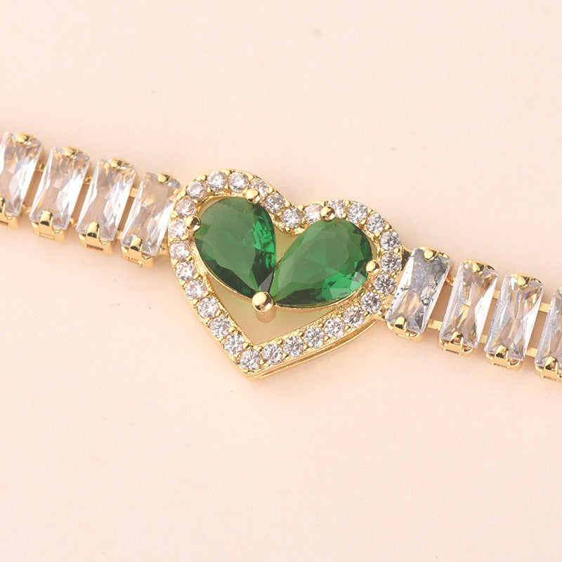 Goldfarbenes herzförmiges Armband mit Diamanten, leichte Luxusqualität, handgefertigtes Herz-Design