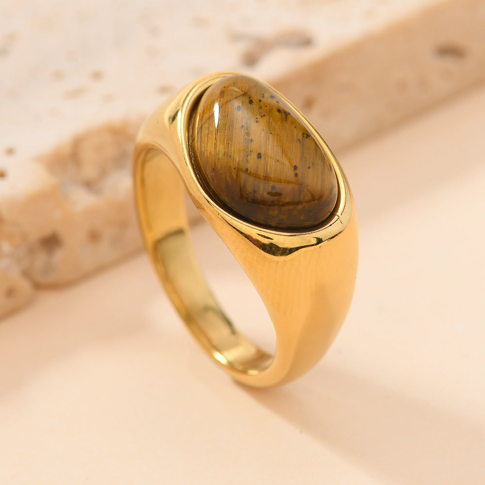 Retro-style Cast Three-dimensional Triangle Ring
