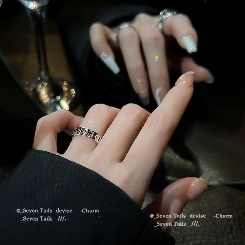 Unregelmäßiger schwarzer Zirkonring im Nischen-Design, verstellbarer offener Ring im Dark-Punk-Stil für Herren und Damen
