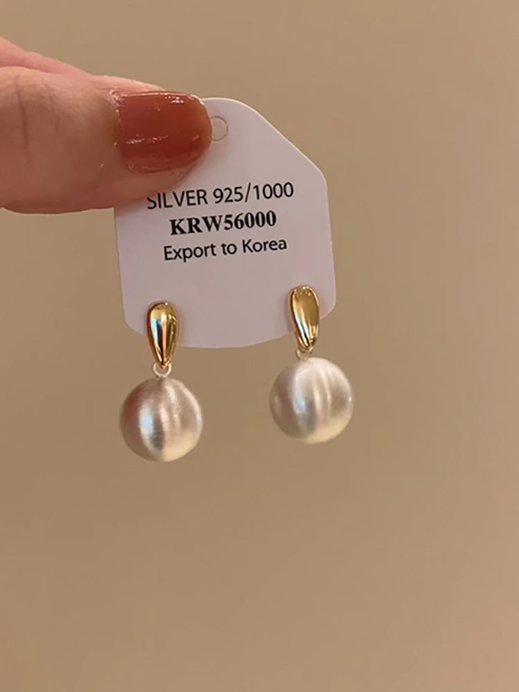 Große Metallkugel-Creolen Vintage leichte Statement-Ohrringe für Damen