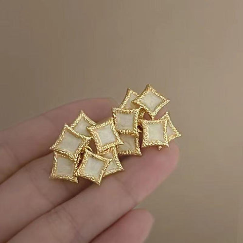 2cd7c7402dcb80aef6f5d69bead9e74d