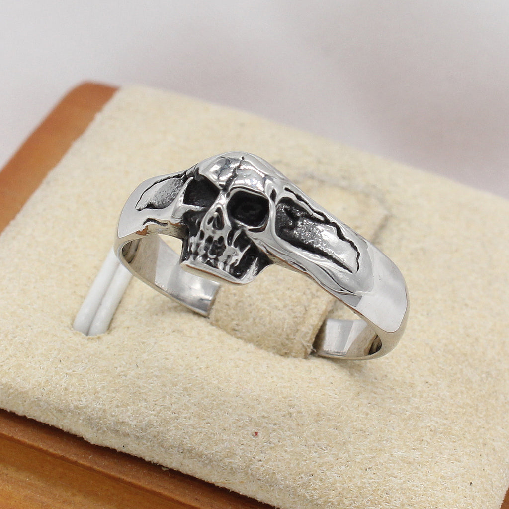 Europäischer und amerikanischer personalisierter Vintage-Totenkopf-Ring aus Titanstahl
