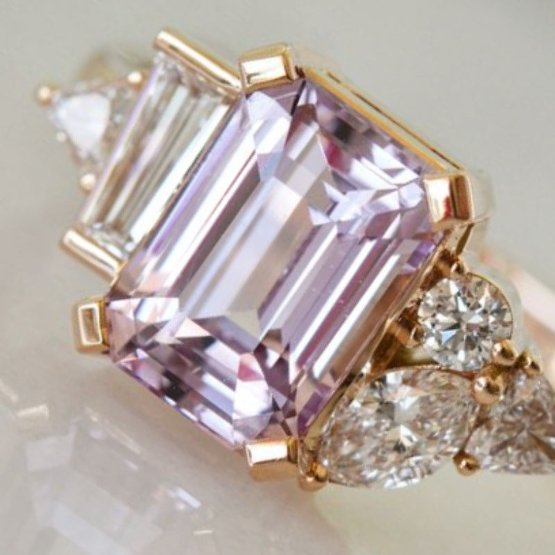 Neuer Diamant-Bicolor-Ring im Prinzessschliff mit quadratischer Fassung