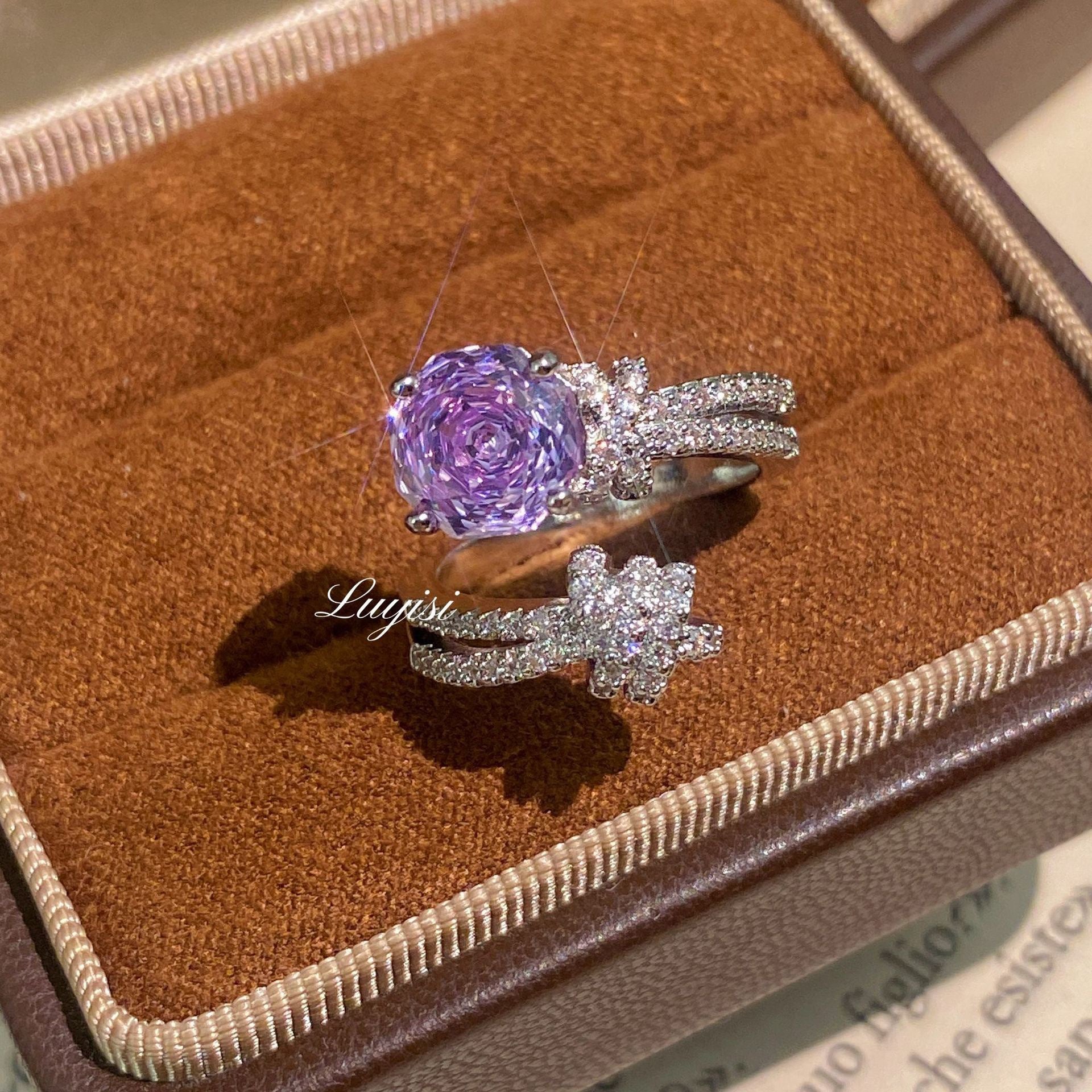 Dopamin-violetter Zirkonring, trendiger leichter Luxus-Stapelring für Damen