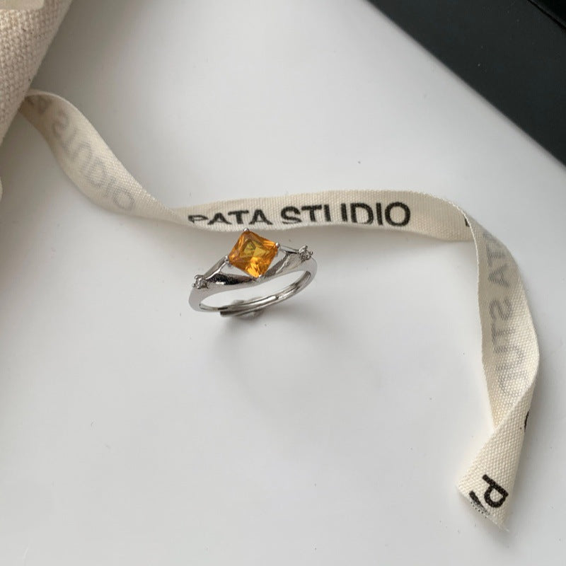Minimalistischer, glänzender, mehrfarbiger Edelstein-Quadrat-Ring für Frauen, Luxus INS-Stil, hochwertiges offenes verstellbares Band
