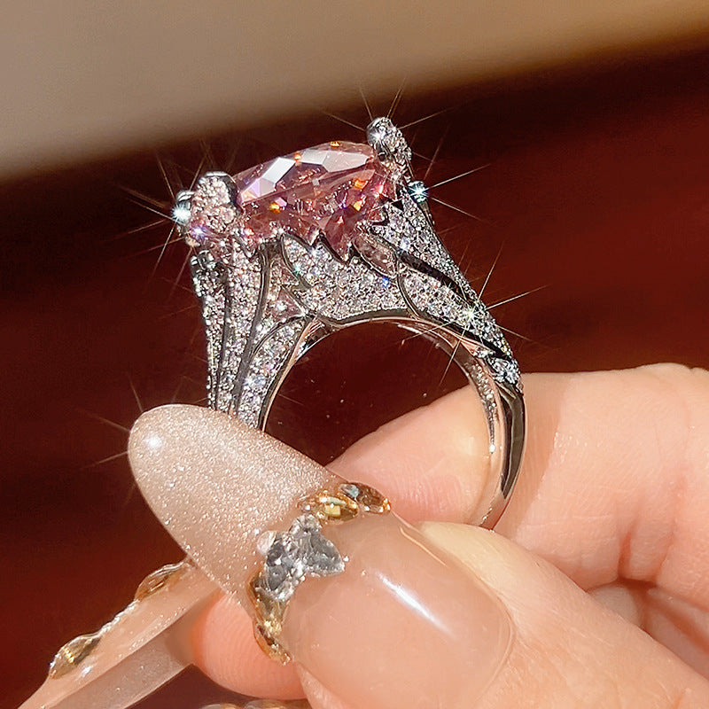 Neuer Modering mit bunten Edelsteinen, blauem und rotem Korund, rosafarbenem Diamant-Inlay, stilvoller High-End europäischer und amerikanischer Stil für Damen
