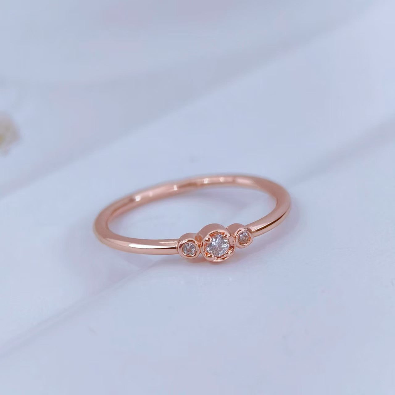 Japanischer ultrafreiner Zirkonring für Damen, der nicht verblasst