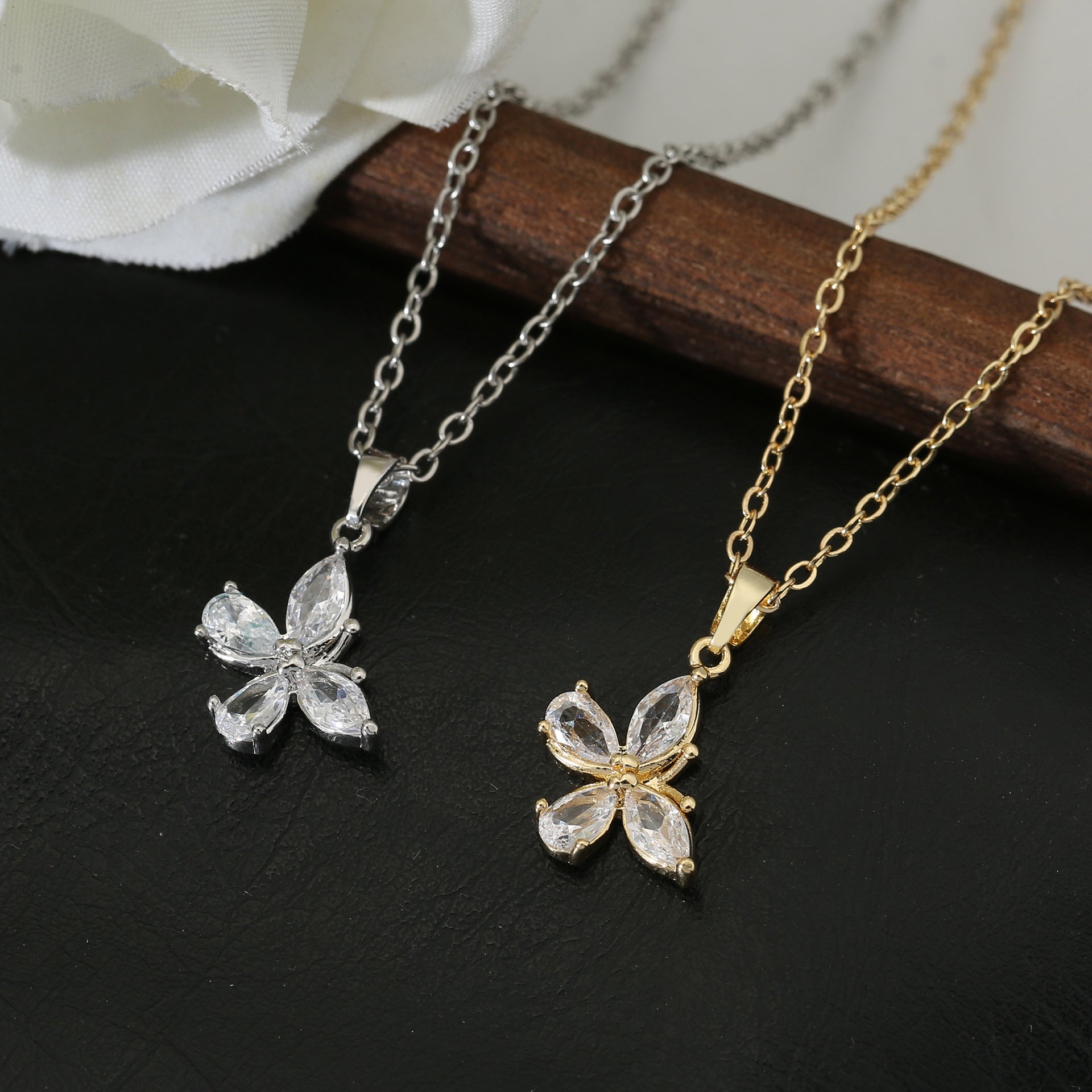 Niche Design Light Luxury Collarbone Chain For Women