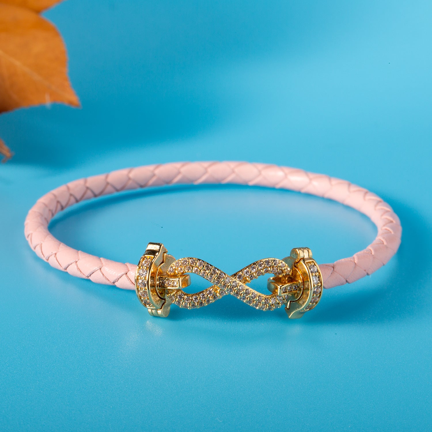 Acht-Zeichen-Verschluss geflochtenes Lederarmband