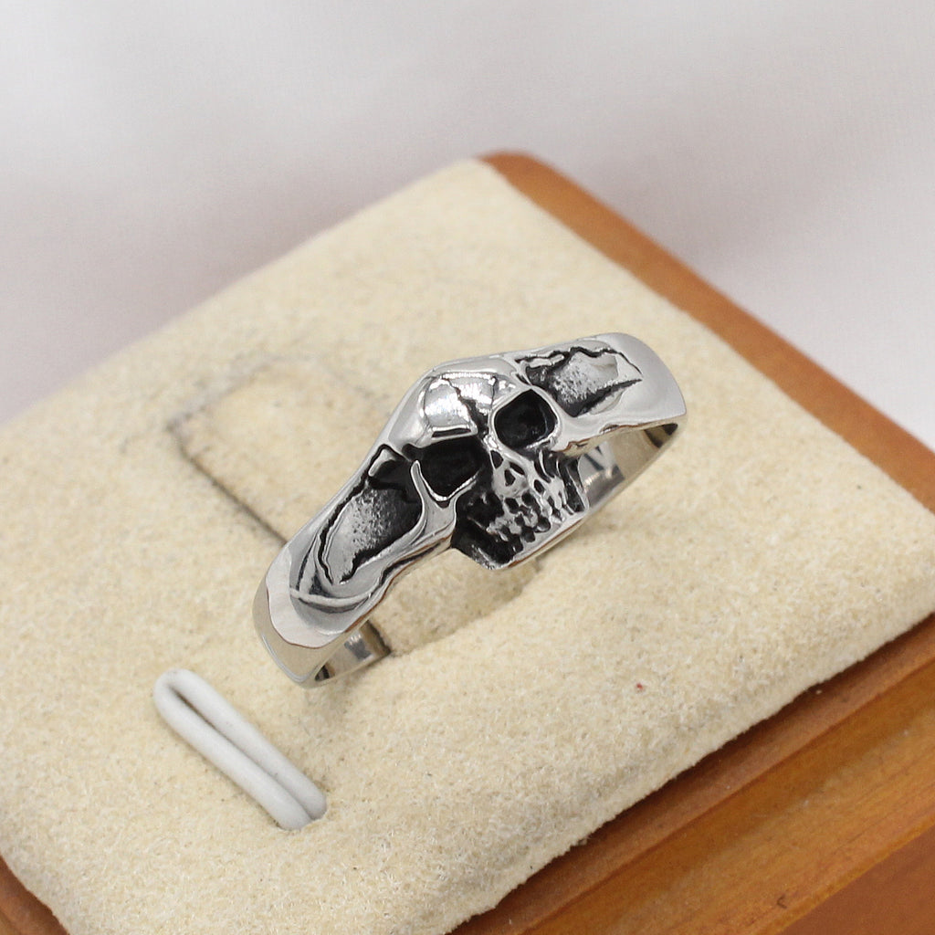 Europäischer und amerikanischer personalisierter Vintage-Totenkopf-Ring aus Titanstahl