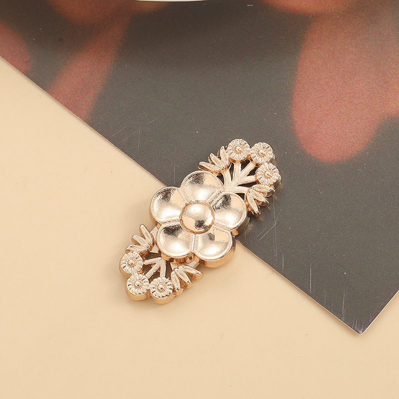Metal magnetic suction cup buckle-Xiangyun pattern model-gun color-alloy-1 piece