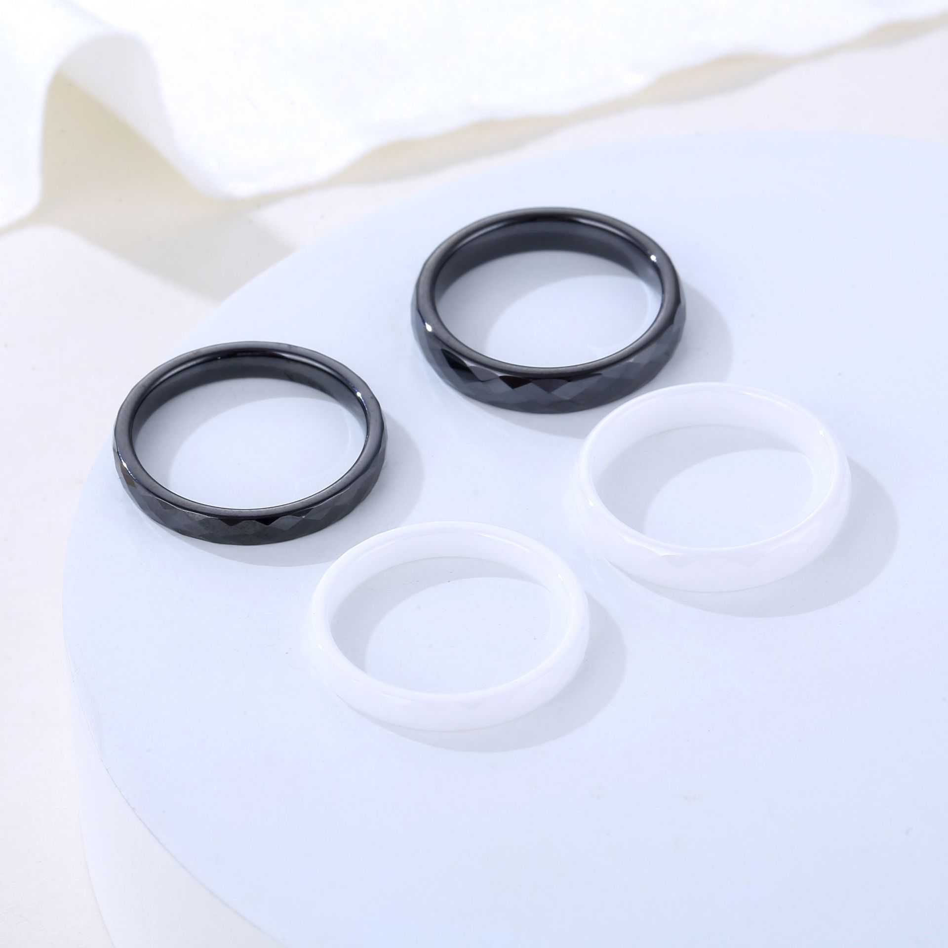 Facettierter Keramikring mit Rhombus für Herren