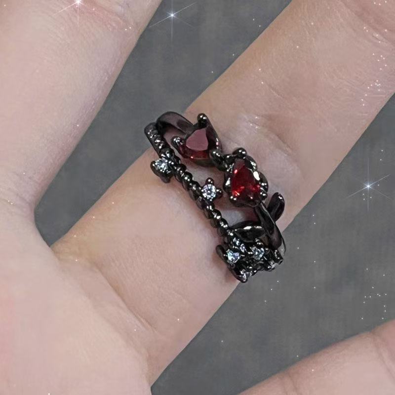 Gotischer Kreuzring mit roten Zirkonen - Y2K Subkultur Schmuck