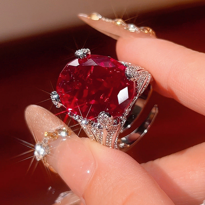 Neuer Modering mit bunten Edelsteinen, blauem und rotem Korund, rosafarbenem Diamant-Inlay, stilvoller High-End europäischer und amerikanischer Stil für Damen