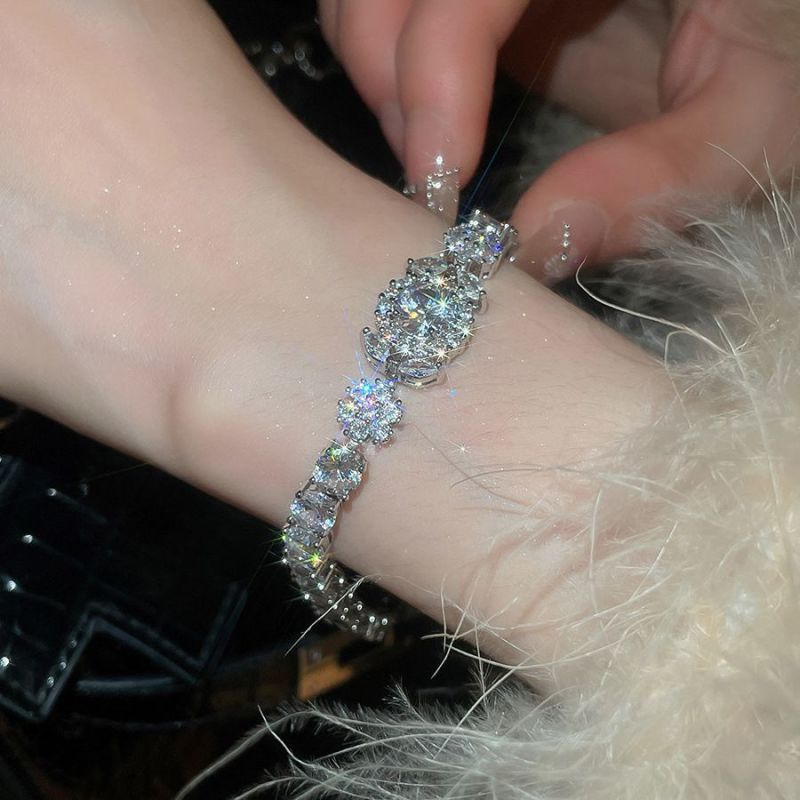18k vergoldetes Zirkon-Kleeblatt-Blumen-Armband zum Anklipsen