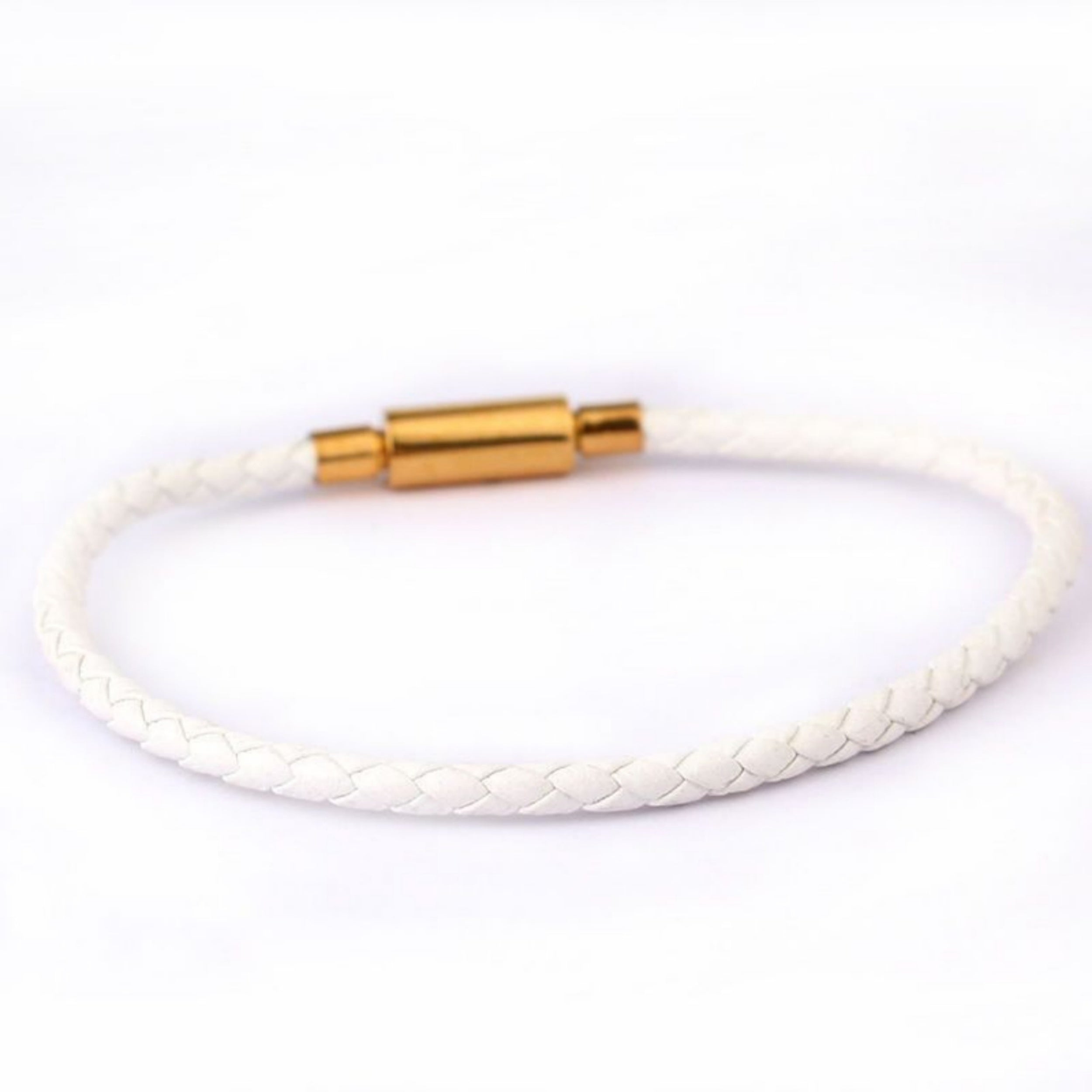 3,0 mm Edelstahl-Lederarmband mit einer Dornschließe und verschleißfester Kantenbearbeitung