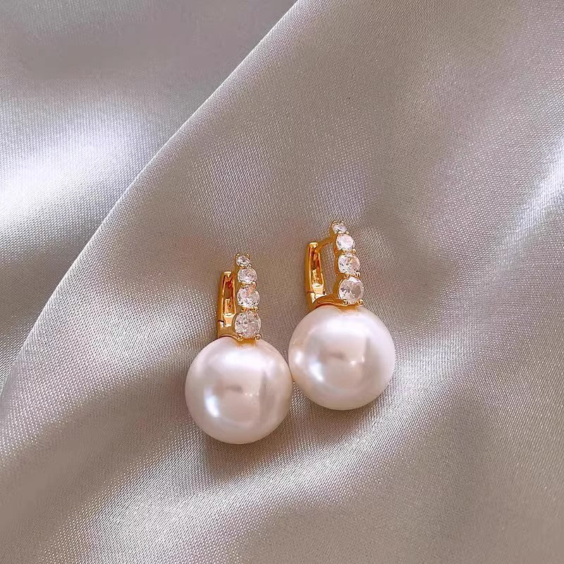 Elegante Ohrringe mit Perlenanhängern in Nude-Rosa-Emaille für Damen, zierliche, vergoldete Vintage-Ohrhänger, luxuriöser, minimalistischer Brautschmuck für den Alltag