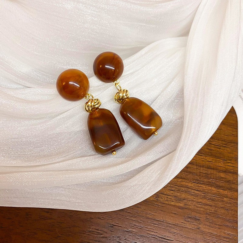 Handgemachte Maillard Ästhetik Creolen, bernsteinfarbene Harz- und goldfarbene C-förmige Ohrringe, Vintage Chunky leichte Mode Schmuck, einzigartiges Geschenk für Sie