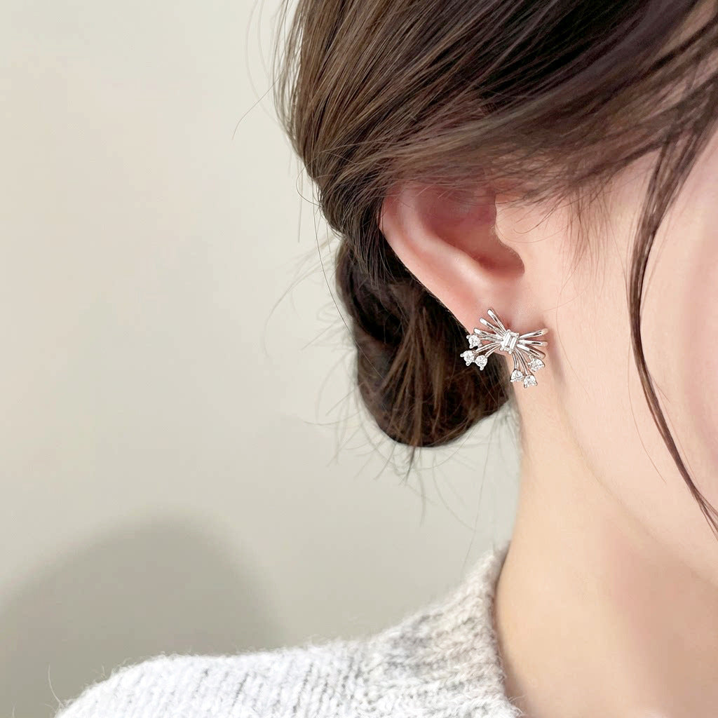 Minimalistische High-End-Schmetterlingssteckerohrringe