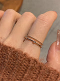 Stern-Zirkon-Ring für Damen, Nischen-Twist-Band, luxuriöser High-End-Ring für den kleinen Finger und Zeigefinger