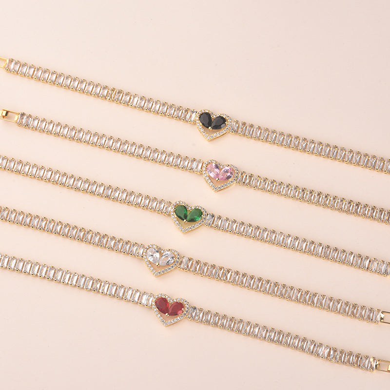 Goldfarbenes herzförmiges Armband mit Diamanten, leichte Luxusqualität, handgefertigtes Herz-Design