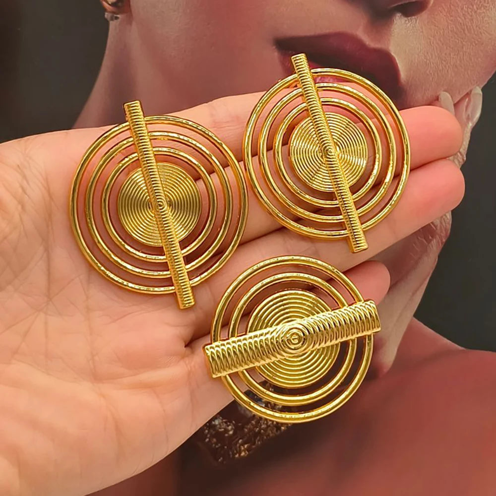 Afrikanischer Goldschmuck für Partys, ausgehöhlte Design-Hakenohrringe und Fingerring, 2-teiliges Set für nigerianisches Schmuckzubehör