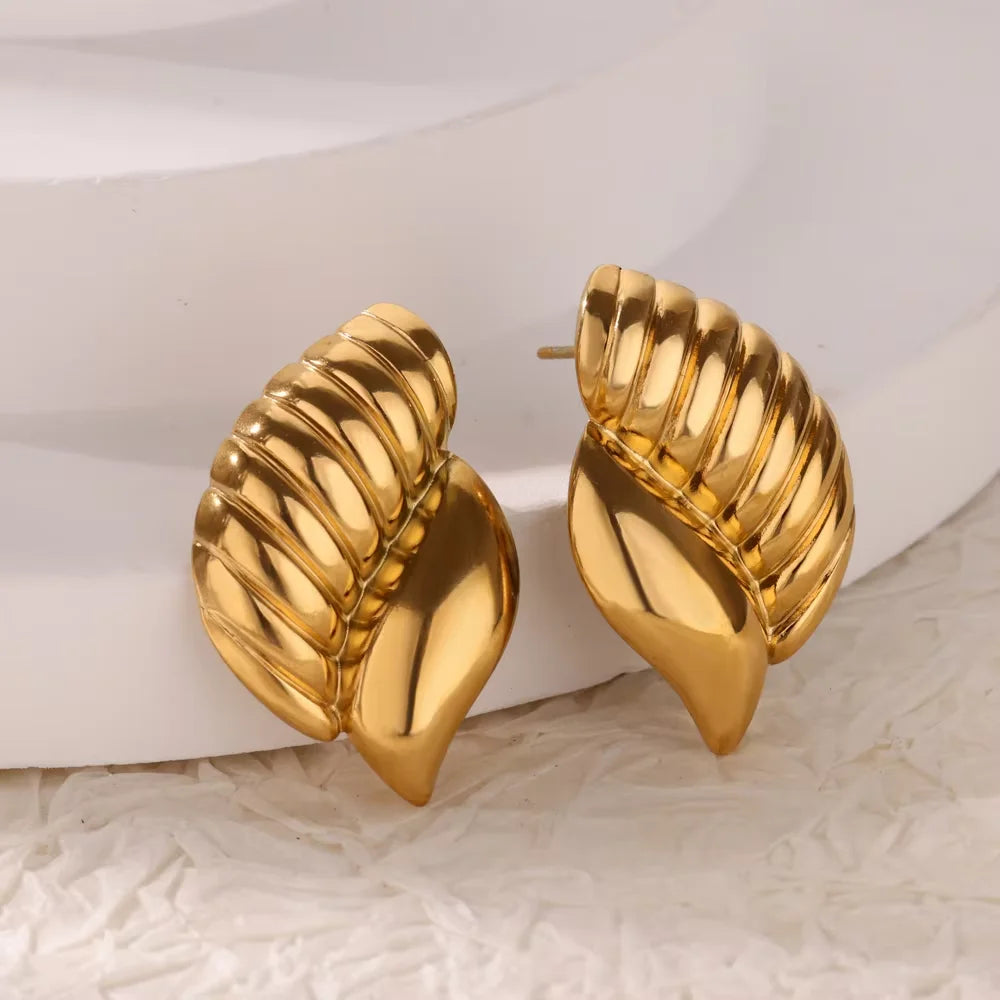 Pendientes de acero inoxidable con flor geométrica para mujer, aretes dulces con forma de girasol, chapados en oro, joyería para perforación de orejas, accesorios de boda, regalos