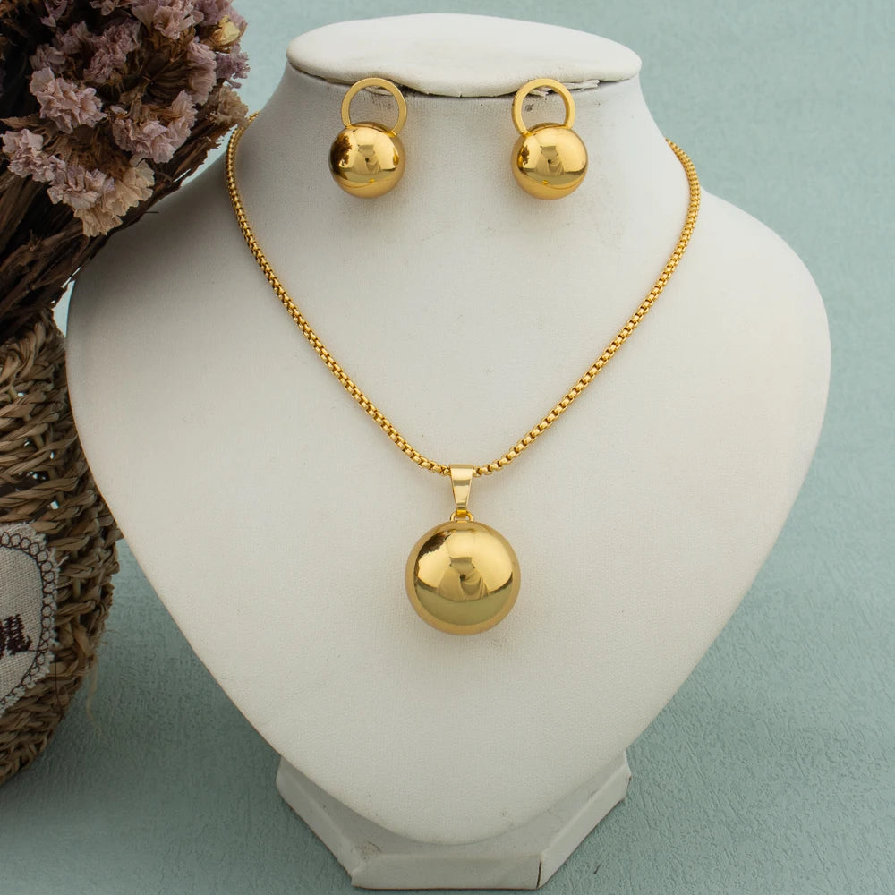 Schlichtes geometrisches Halsketten-Ohrringe-Set aus Metall mit kugelförmigem Anhänger für Damen, Edelstahl, vergoldet, lichtecht, trendiger Schmuck