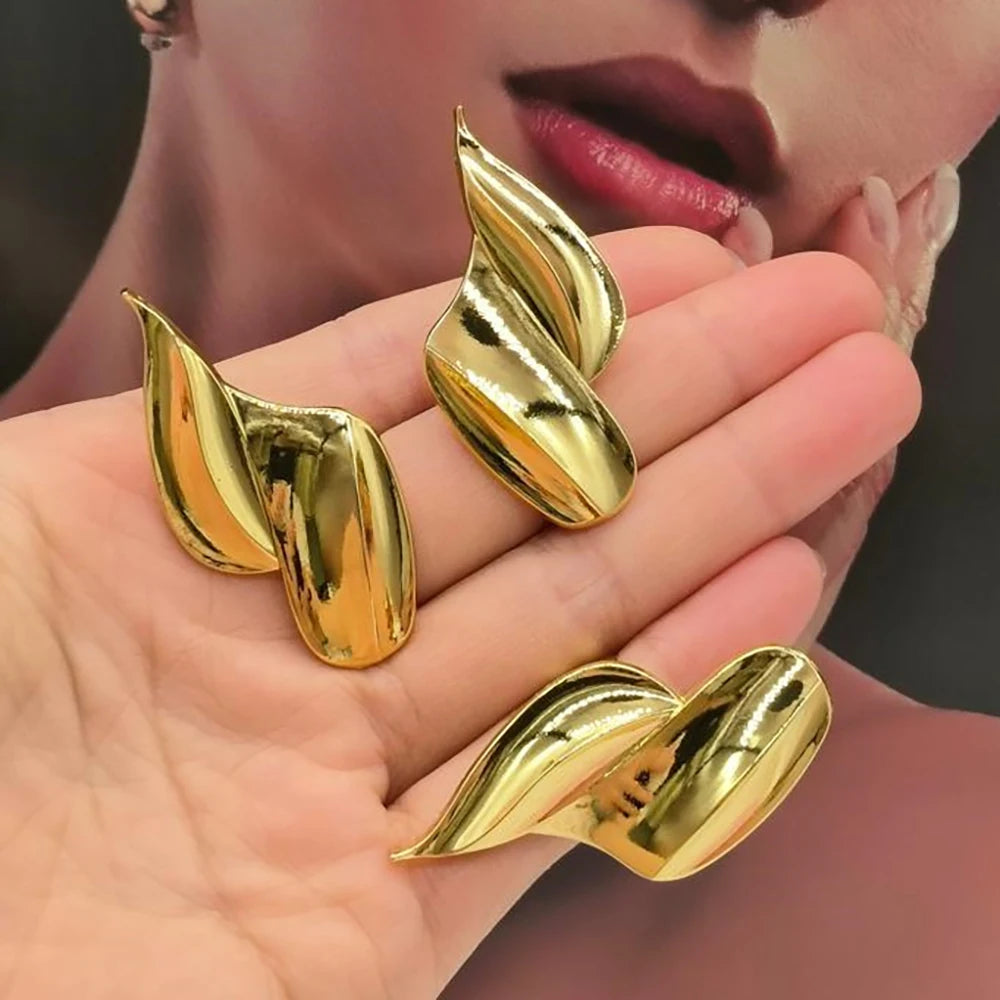 Afrikanischer Goldschmuck für Partys, ausgehöhlte Design-Hakenohrringe und Fingerring, 2-teiliges Set für nigerianisches Schmuckzubehör