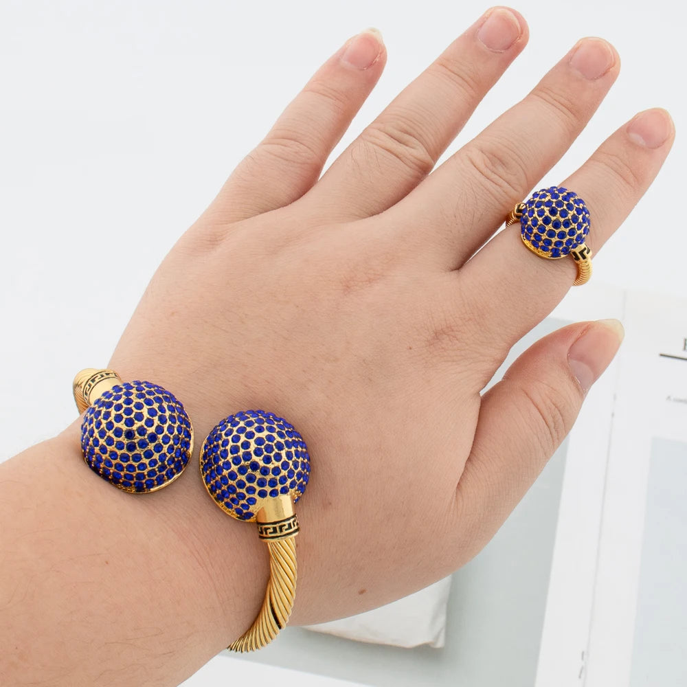 Goldfarbenes Manschettenarmband und Ring für Dubai Afrikanische Frauen Blauer Stein Handarmreif Fingerring Schmuckset Hochzeitsbraut Frau Geschenk