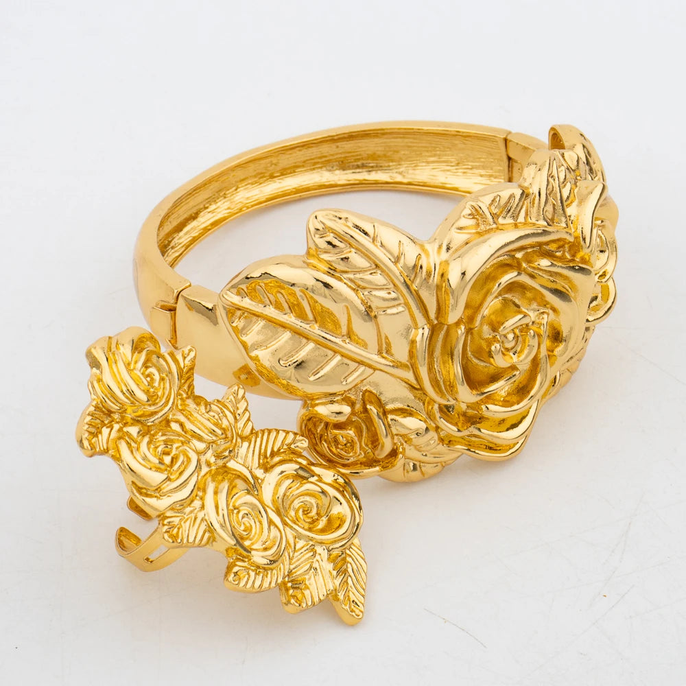Neu eingetroffene goldfarbene Schmucksets für Damen – modische Ohrringe, Halskette, Armreif, Ring, Blumenanhänger, Braut, Hochzeitsfeier