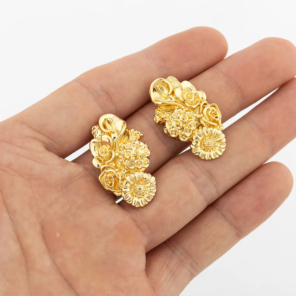 Neues Mode-Schmuckset vergoldet Anhänger Dubai Italien Halskette Tropfenohrringe für Frauen Verstellbare Kette Party Böhmen Schmuck