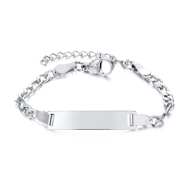 Personalisiertes Armband mit Wunschnamen und Herz, Edelstahl Figaro-Kettenglied verstellbar, graviertes Geschenk für Jungen und Mädchen